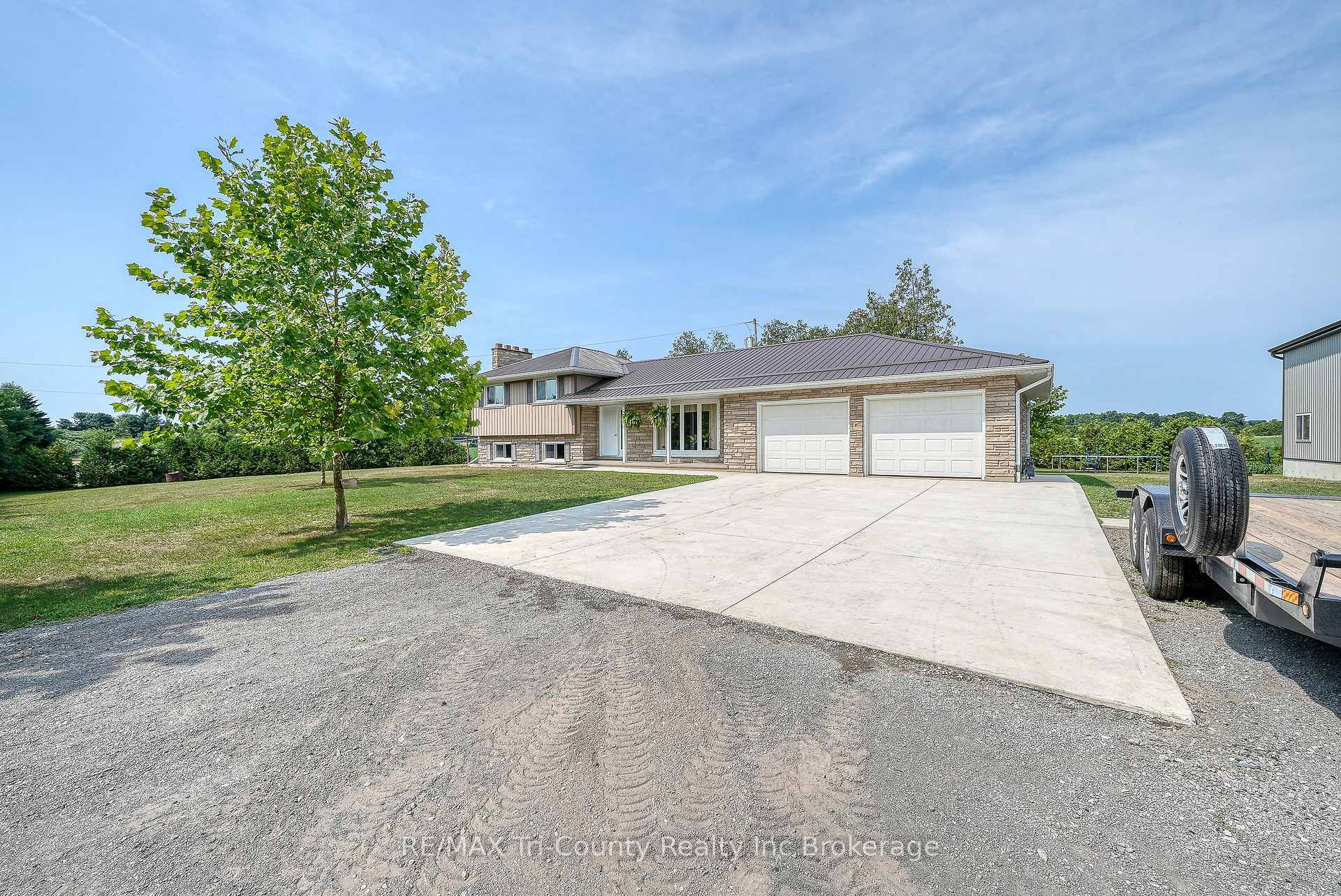 Photo 6 of 305 Norfolk County 28 Road, Norfolk, Rural Houghton — HOMEH