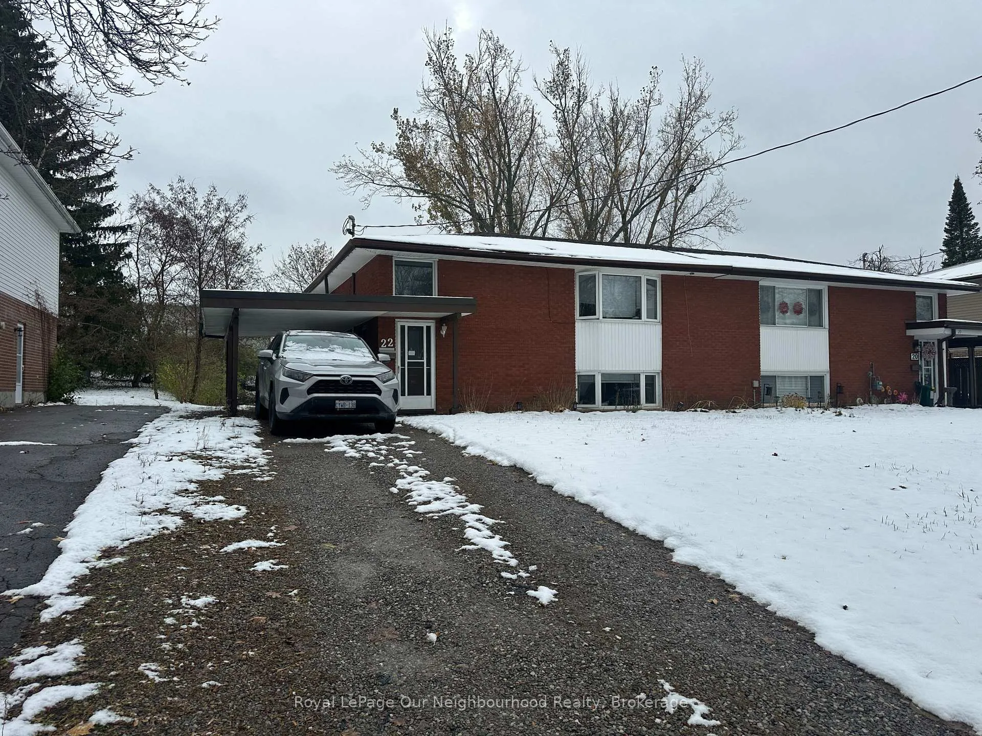 Photo 2 of 22 Springbrook Drive, Peterborough, Monaghan Ward 2 — HOMEH