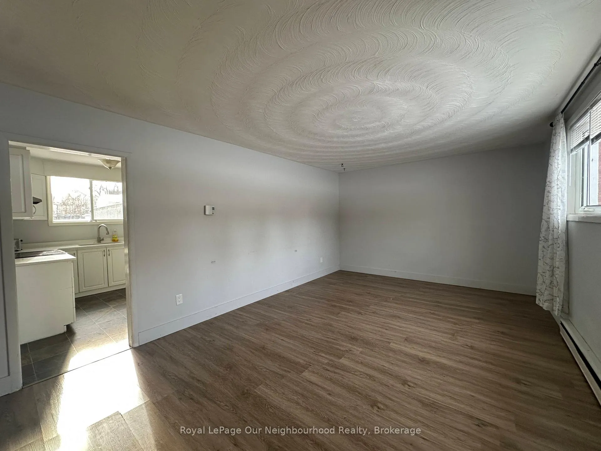 Photo 4 of 22 Springbrook Drive, Peterborough, Monaghan Ward 2 — HOMEH
