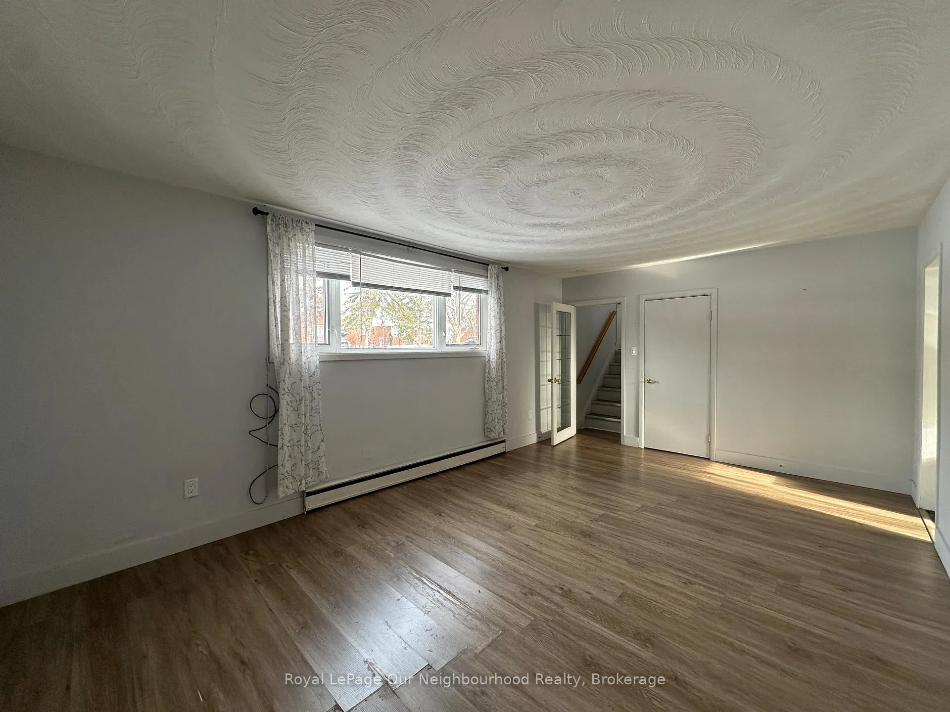 Photo 5 of 22 Springbrook Drive, Peterborough, Monaghan Ward 2 — HOMEH