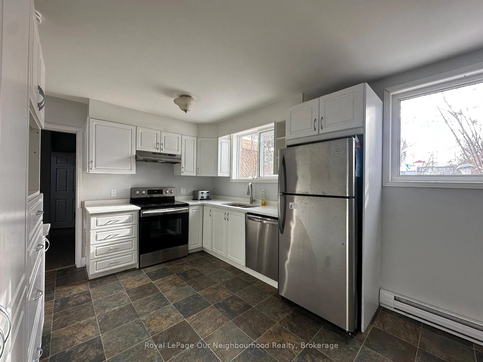 Photo 7 of 22 Springbrook Drive, Peterborough, Monaghan Ward 2 — HOMEH