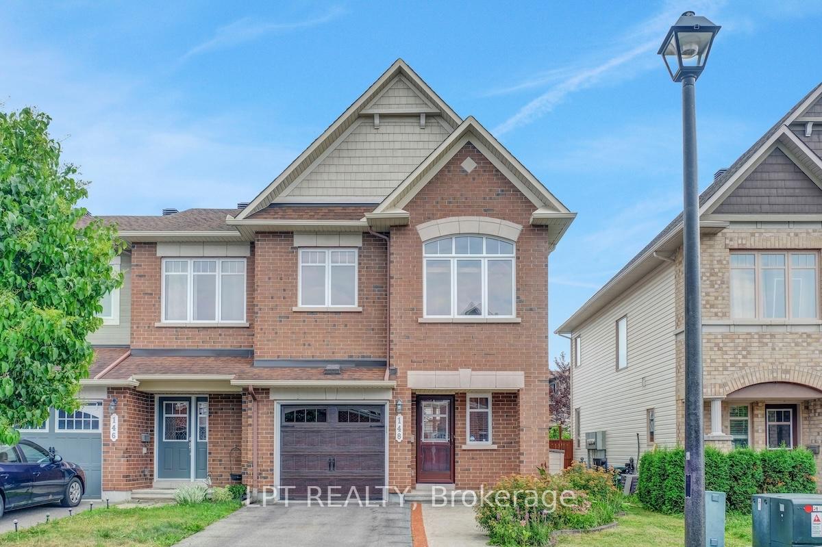 Front of 148 Waterfern Way