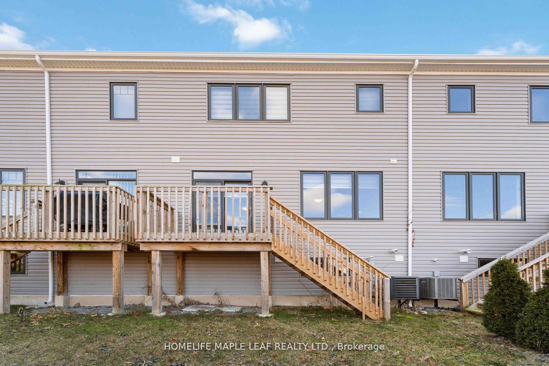 Photo 4 of Unit 18, 8273 Tulip Tree Drive, Niagara Falls, Brown — HOMEH