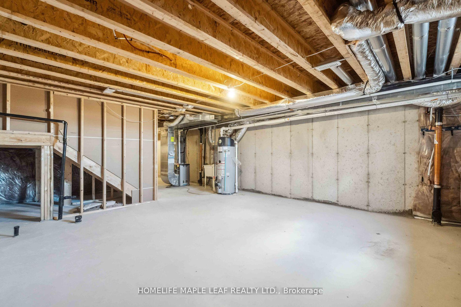 Photo 9 of Unit 18, 8273 Tulip Tree Drive, Niagara Falls, Brown — HOMEH