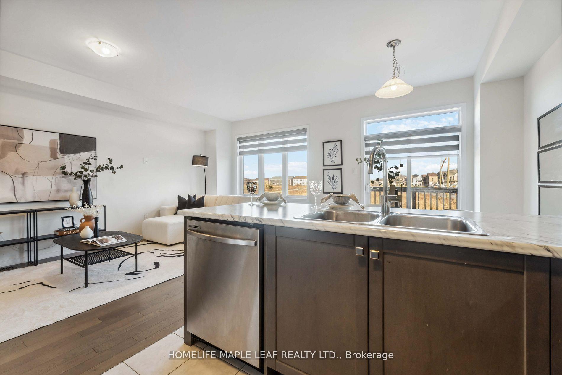 Photo 26 of Unit 18, 8273 Tulip Tree Drive, Niagara Falls, Brown — HOMEH