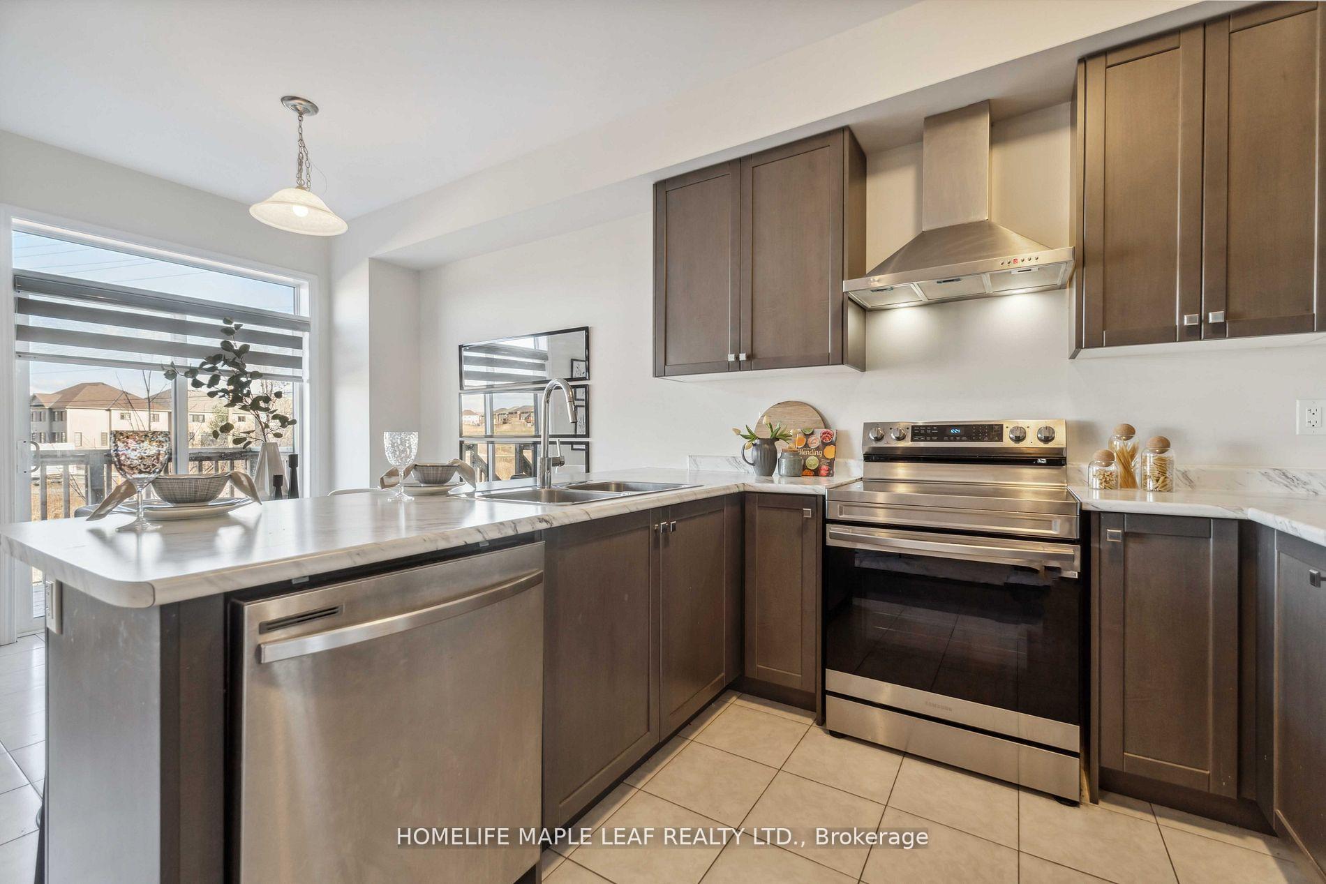Photo 29 of Unit 18, 8273 Tulip Tree Drive, Niagara Falls, Brown — HOMEH