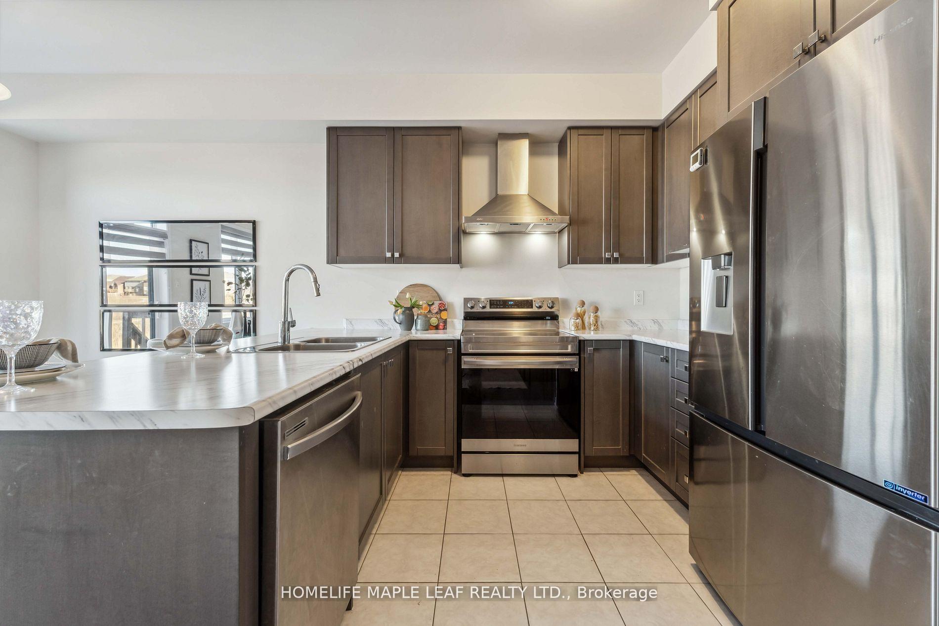 Photo 30 of Unit 18, 8273 Tulip Tree Drive, Niagara Falls, Brown — HOMEH