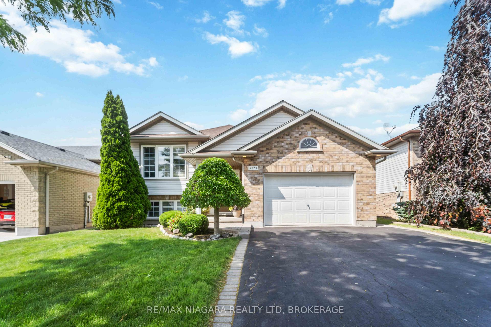 Photo 1 of 8123 Beaver Glen Drive, Niagara Falls, Ascot — HOMEH
