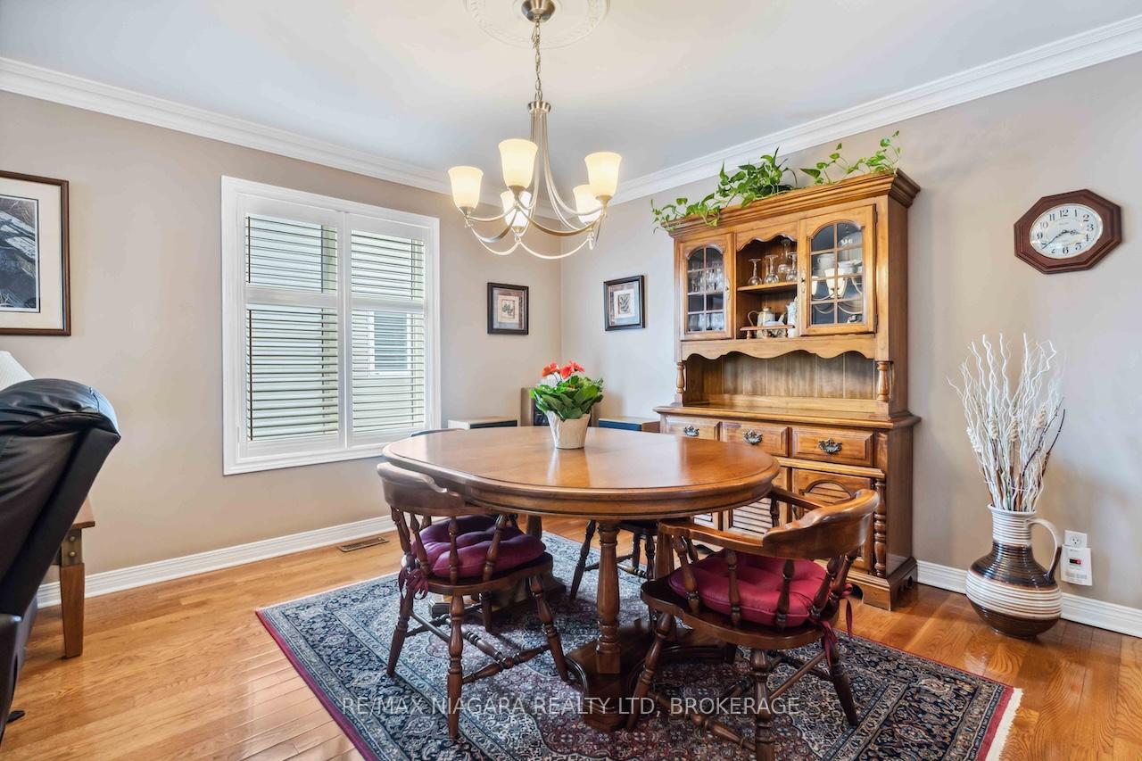 Photo 5 of 8123 Beaver Glen Drive, Niagara Falls, Ascot — HOMEH