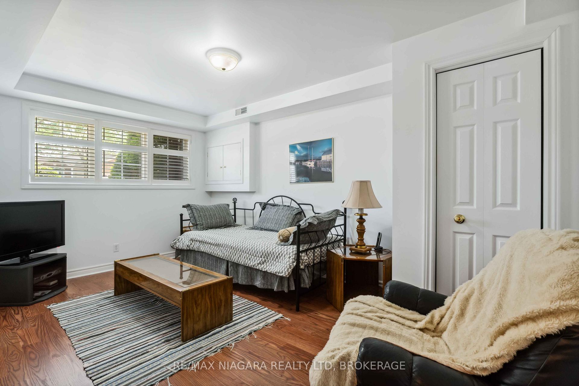 Photo 14 of 8123 Beaver Glen Drive, Niagara Falls, Ascot — HOMEH