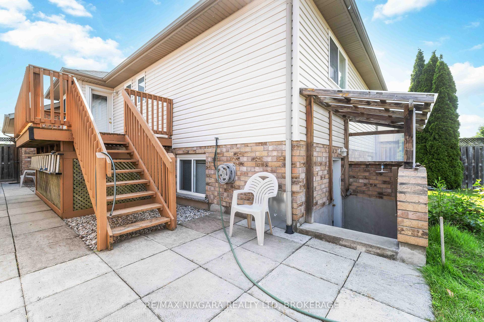 Photo 18 of 8123 Beaver Glen Drive, Niagara Falls, Ascot — HOMEH