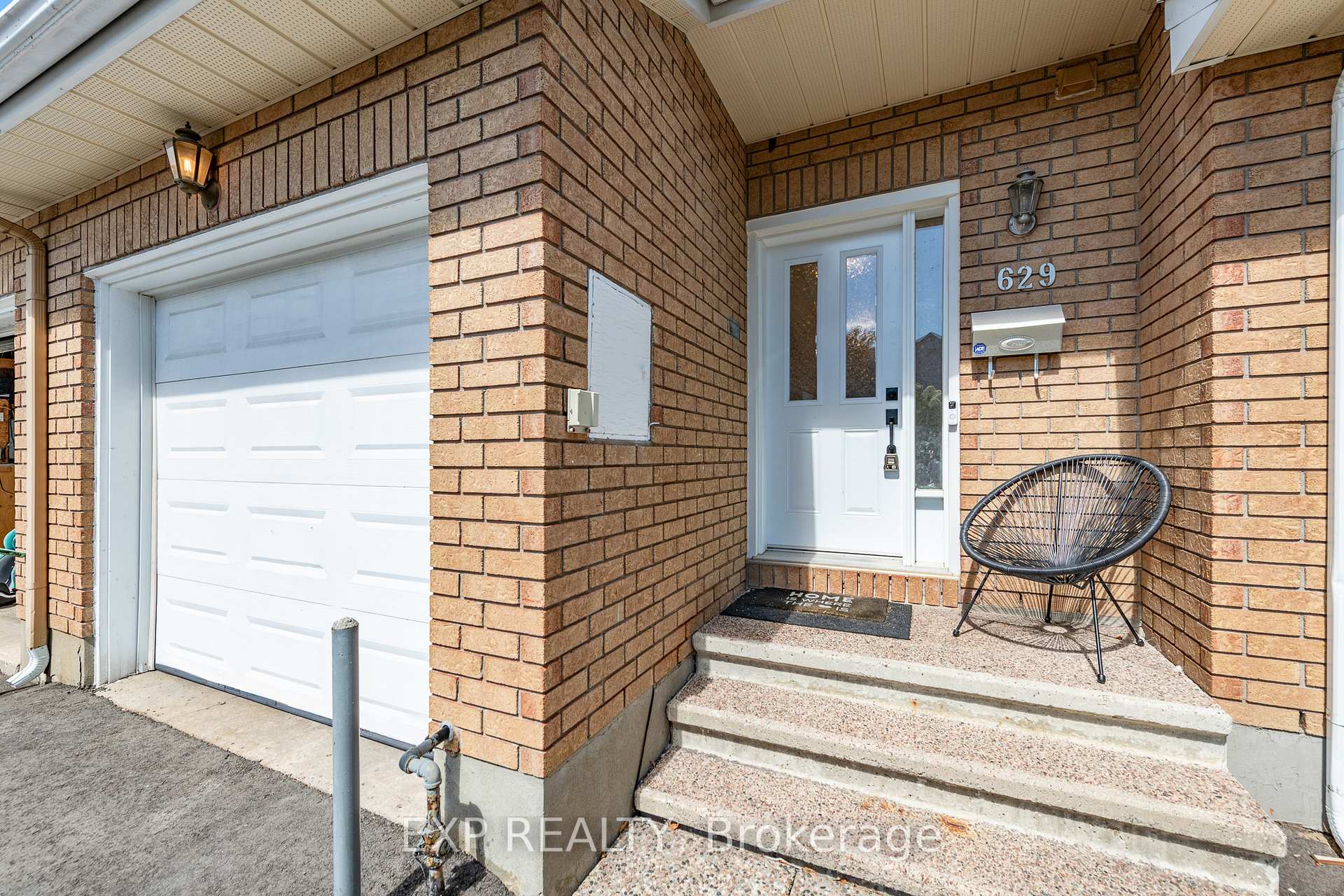 Photo 3 of 629 Brome Crescent, Ottawa, Fallingbrook/Ridgemount — HOMEH