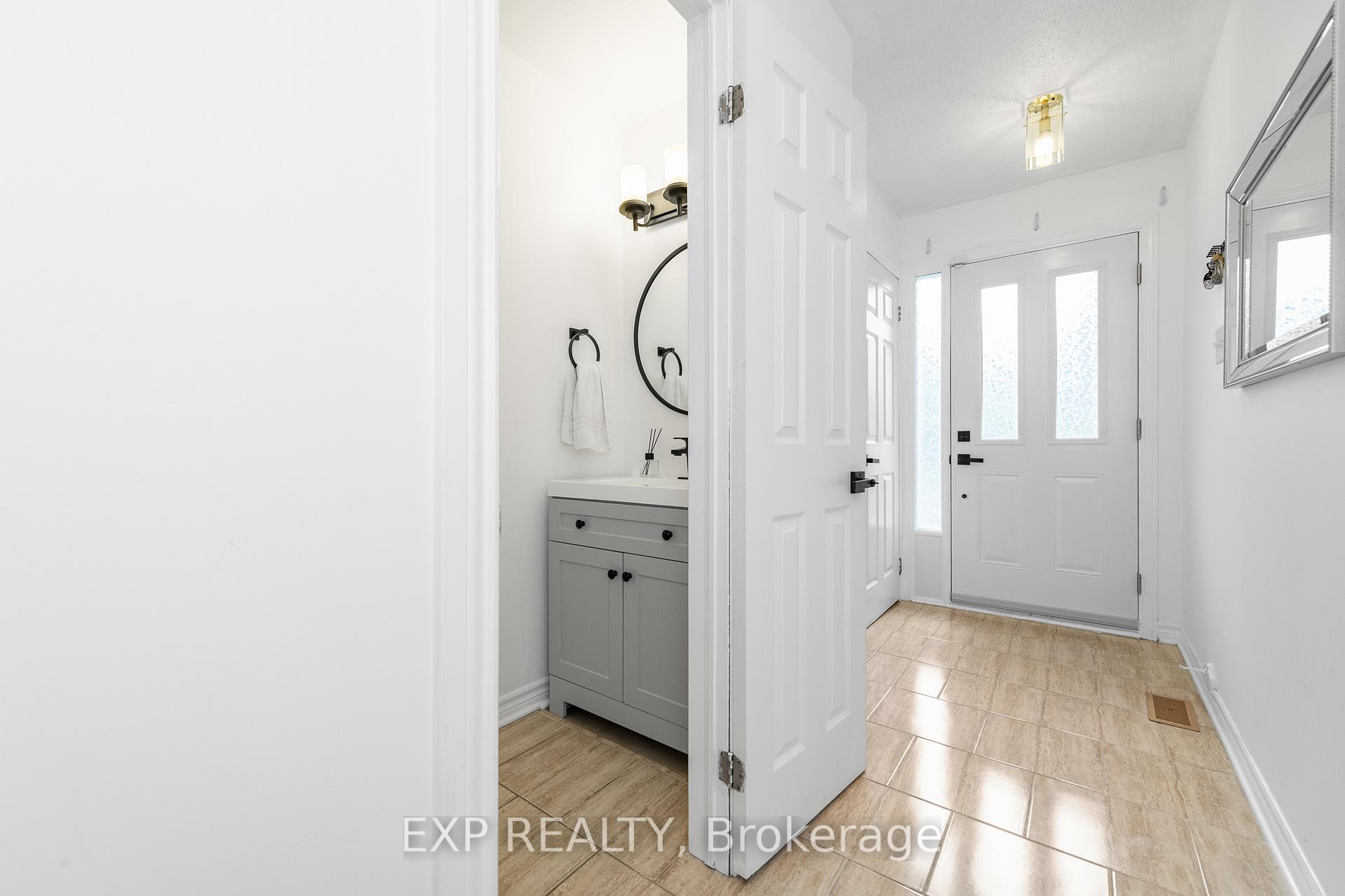 Photo 4 of 629 Brome Crescent, Ottawa, Fallingbrook/Ridgemount — HOMEH