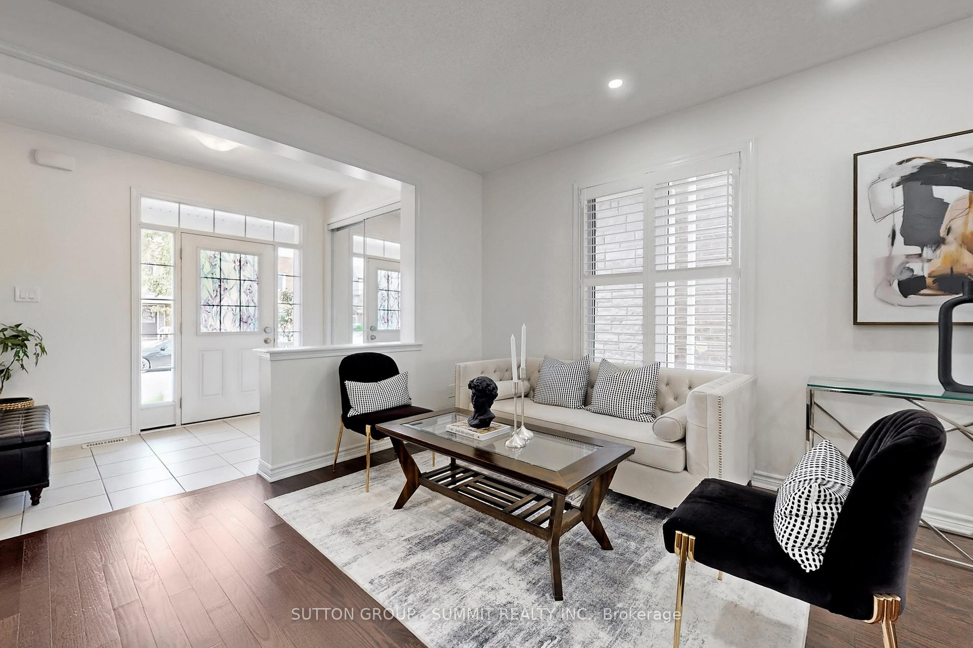 Photo 3 of 1558 Clitherow Street W, Milton, Ford — HOMEH