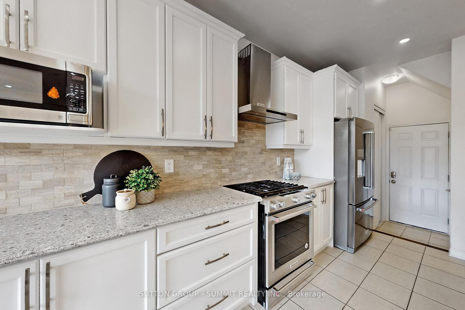 Photo 43 of 1558 Clitherow Street W, Milton, Ford — HOMEH