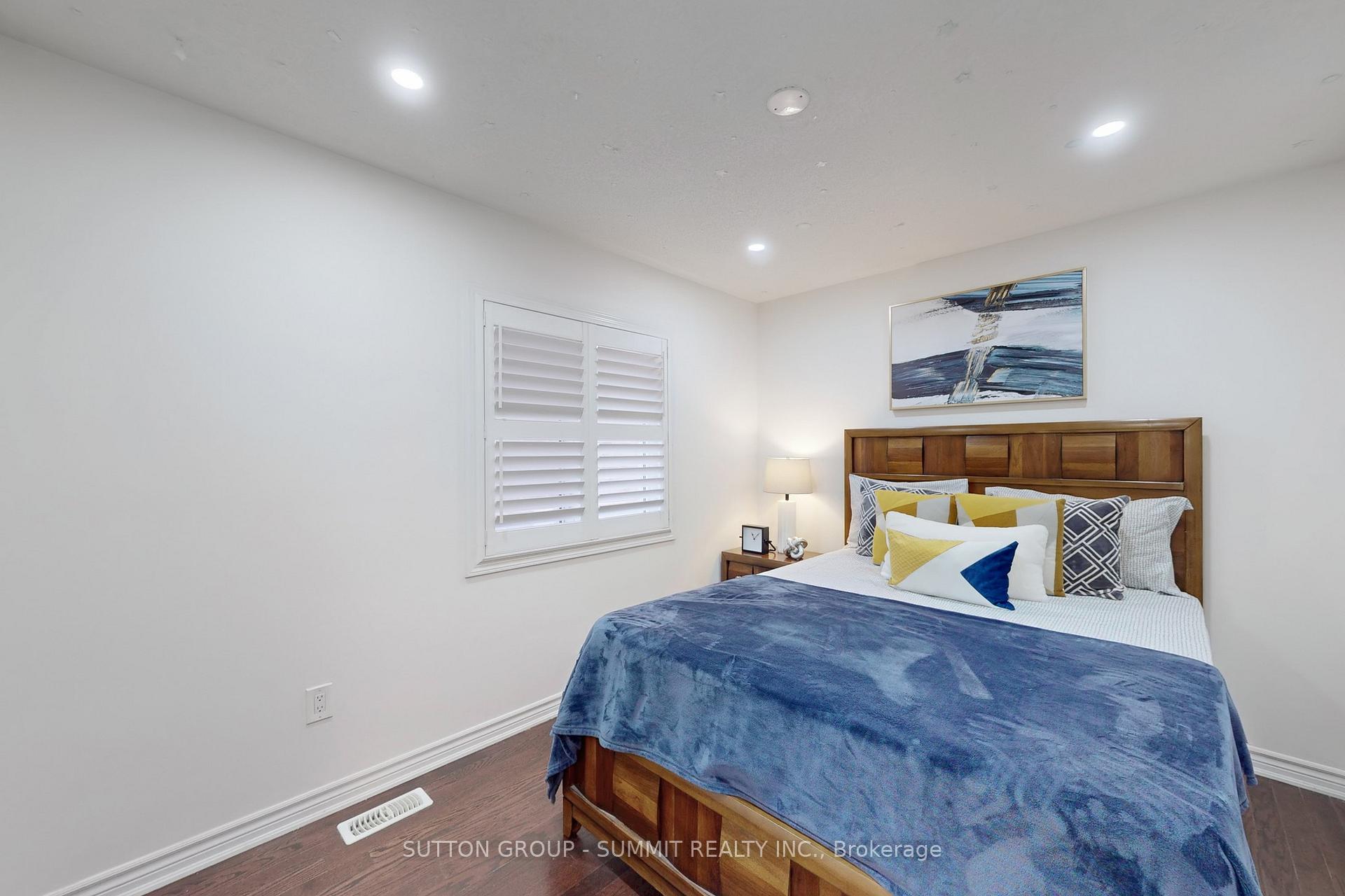 Photo 30 of 1558 Clitherow Street W, Milton, Ford — HOMEH
