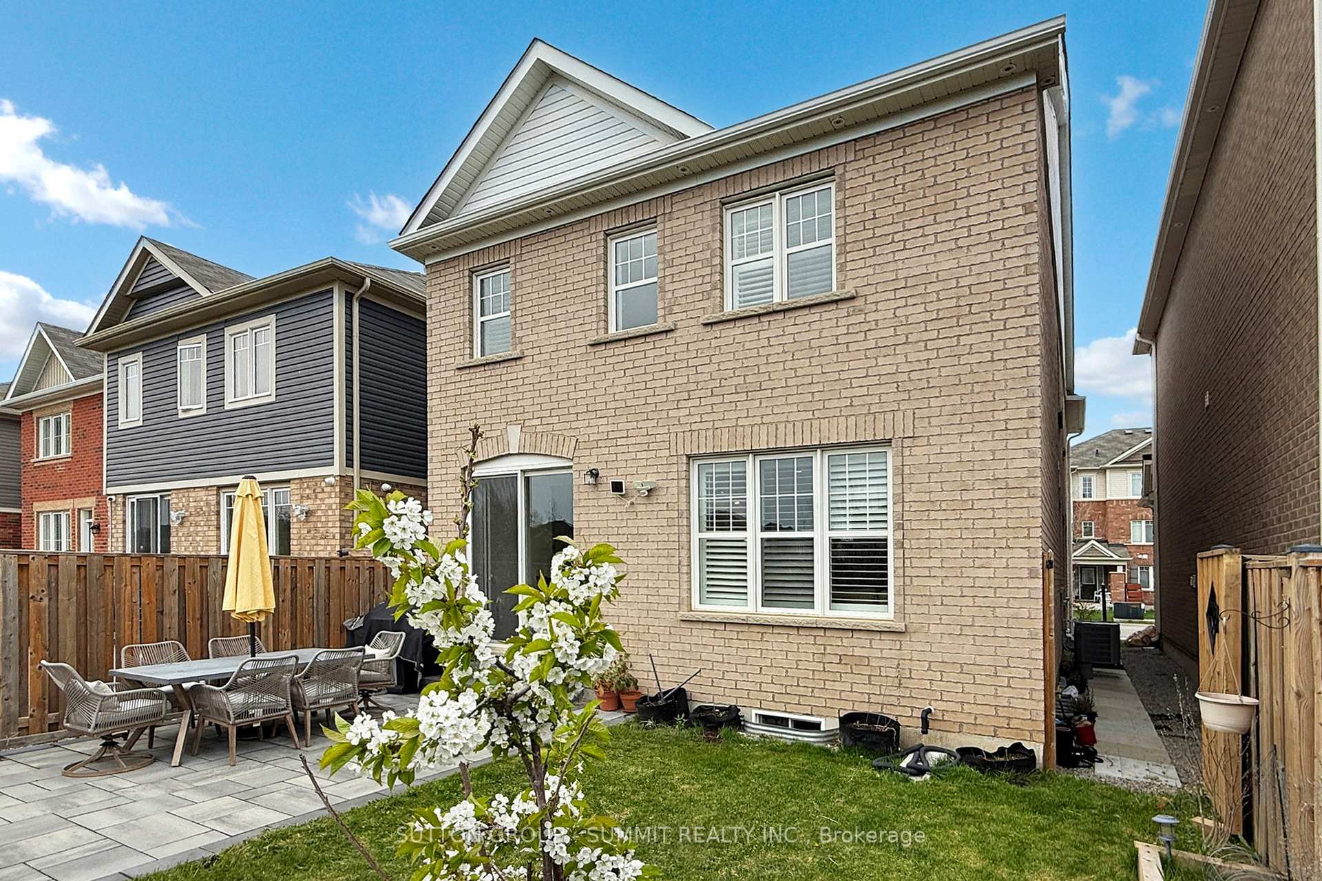 Photo 36 of 1558 Clitherow Street W, Milton, Ford — HOMEH