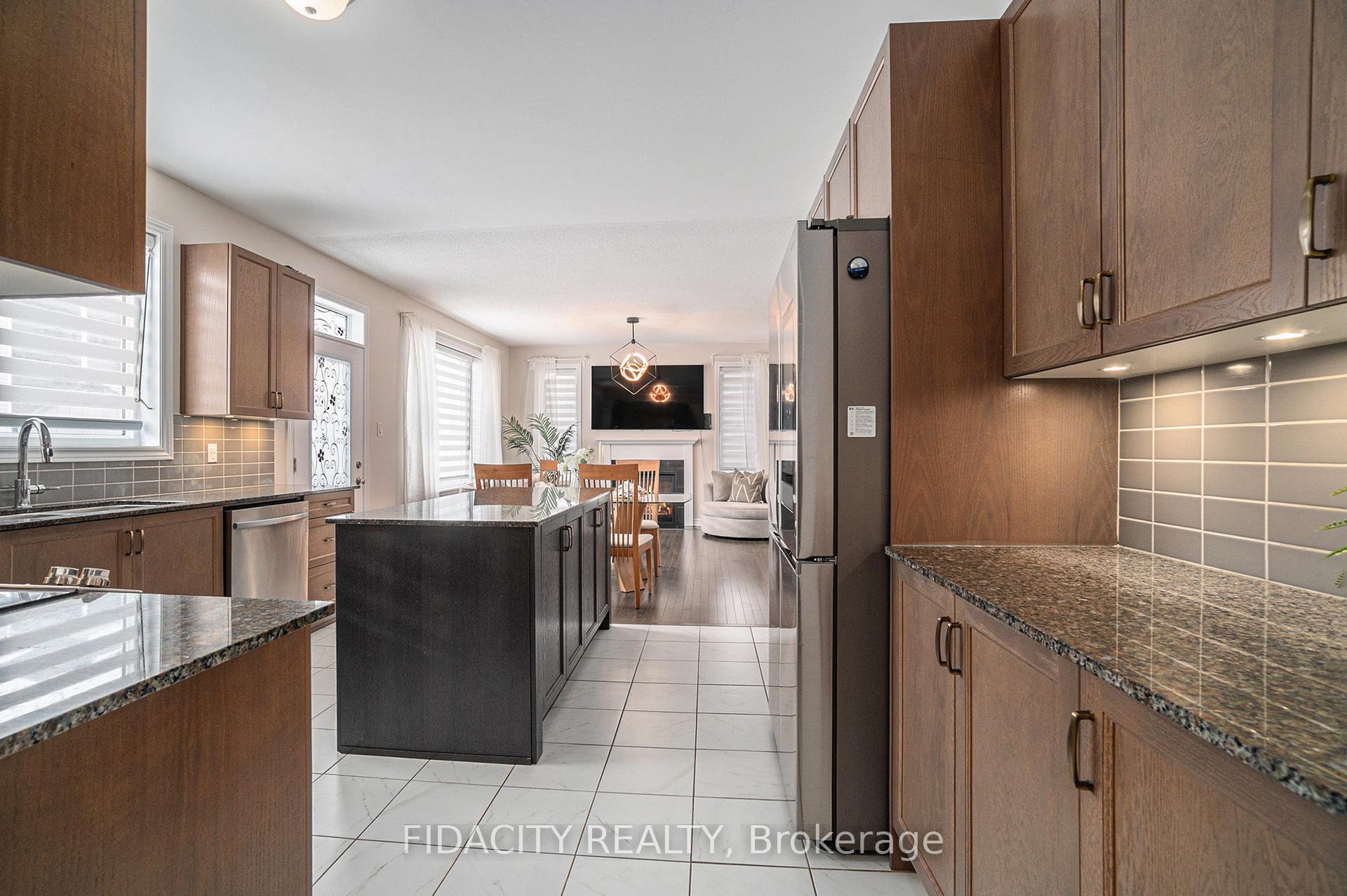 Photo 9 of 916 Lesage Way, Ottawa, Chapel Hill South - Orleans Village — HOMEH