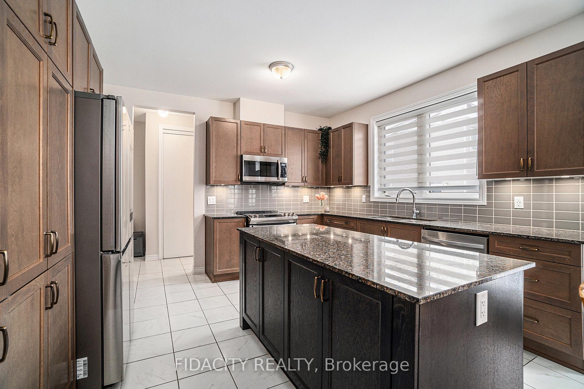 Photo 10 of 916 Lesage Way, Ottawa, Chapel Hill South - Orleans Village — HOMEH
