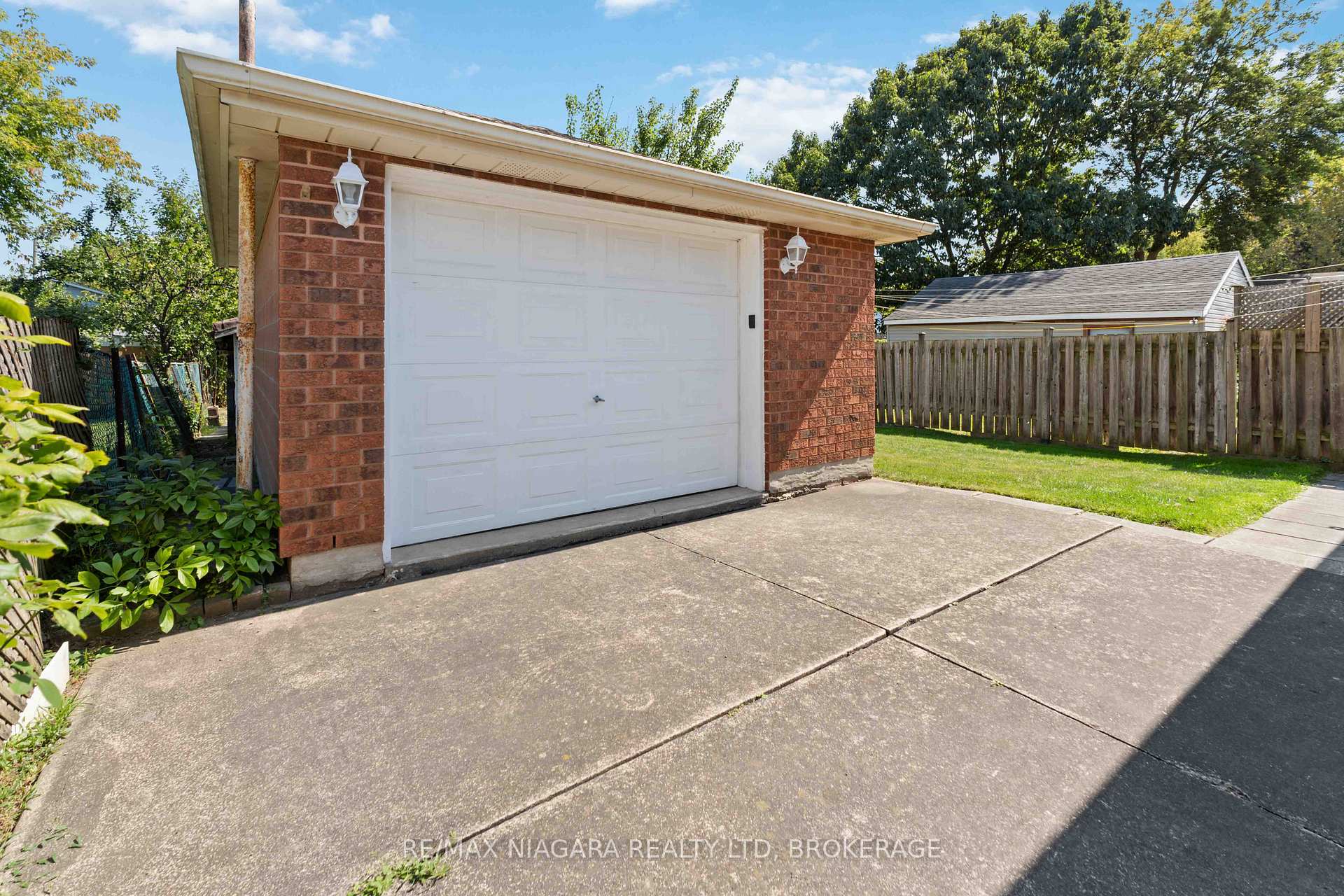 Photo 18 of 5514 Glenholme Avenue, Niagara Falls, Hospital — HOMEH
