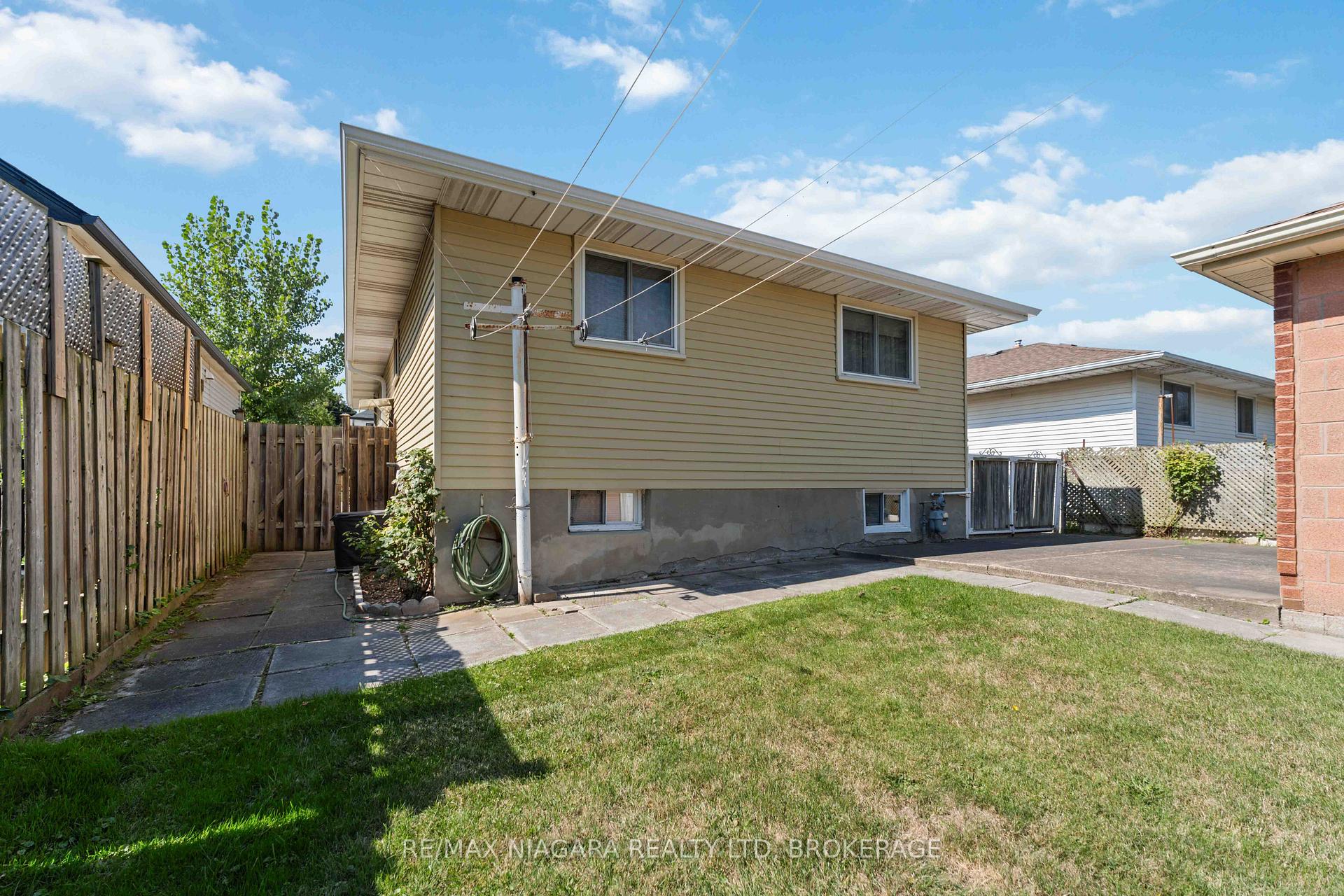 Photo 20 of 5514 Glenholme Avenue, Niagara Falls, Hospital — HOMEH