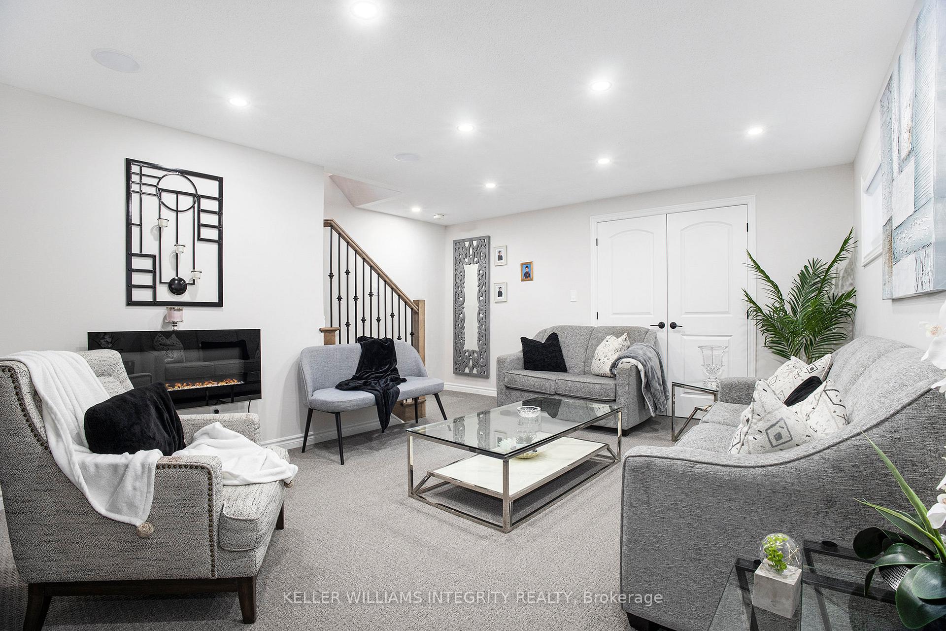Photo 16 of 240 Argonaut Circle, Ottawa, Chapel Hill South - Orleans Village — HOMEH