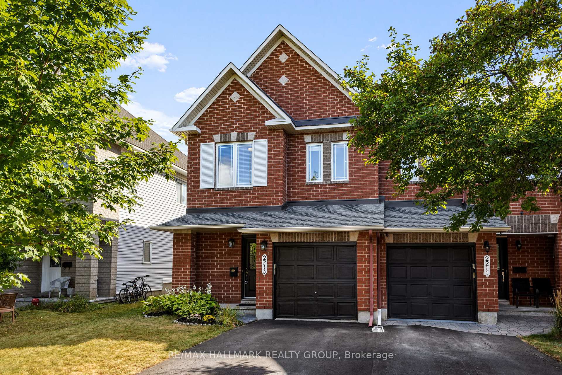 Photo 1 of 2213 Brockstone Crescent, Ottawa, Avalon East — HOMEH