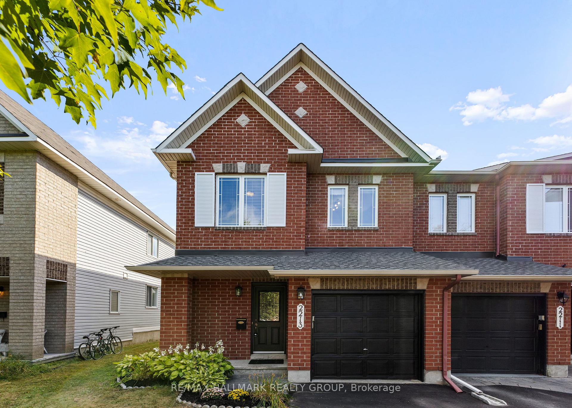 Photo 2 of 2213 Brockstone Crescent, Ottawa, Avalon East — HOMEH