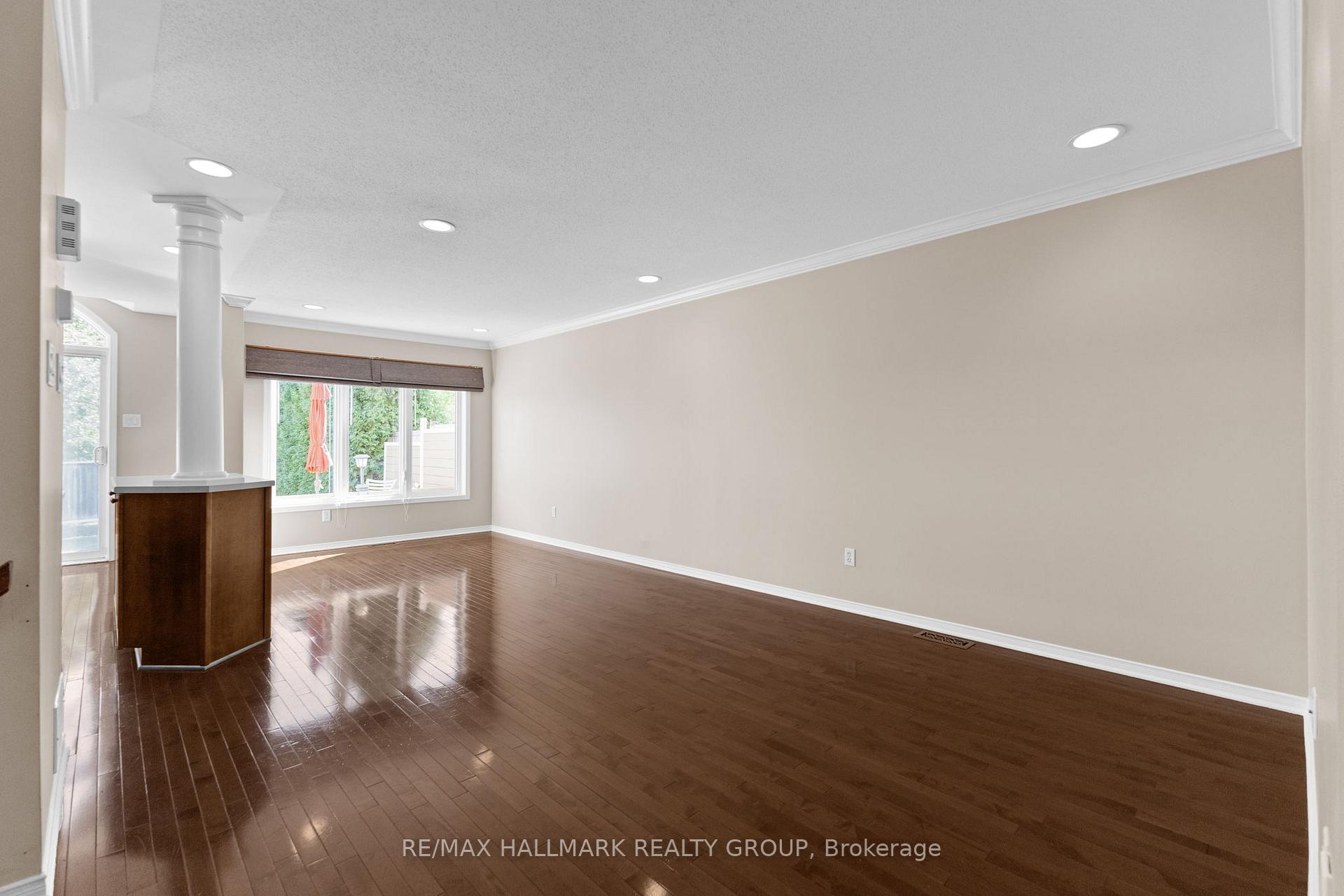 Photo 9 of 2213 Brockstone Crescent, Ottawa, Avalon East — HOMEH