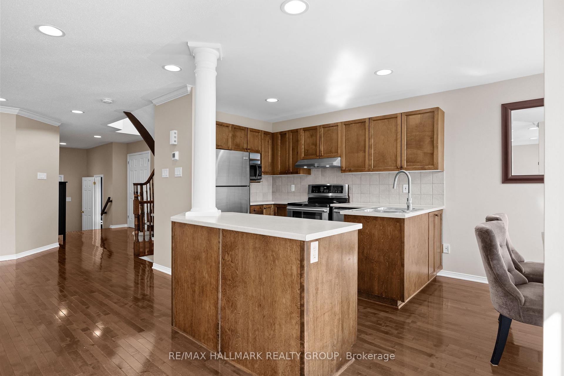 Photo 13 of 2213 Brockstone Crescent, Ottawa, Avalon East — HOMEH