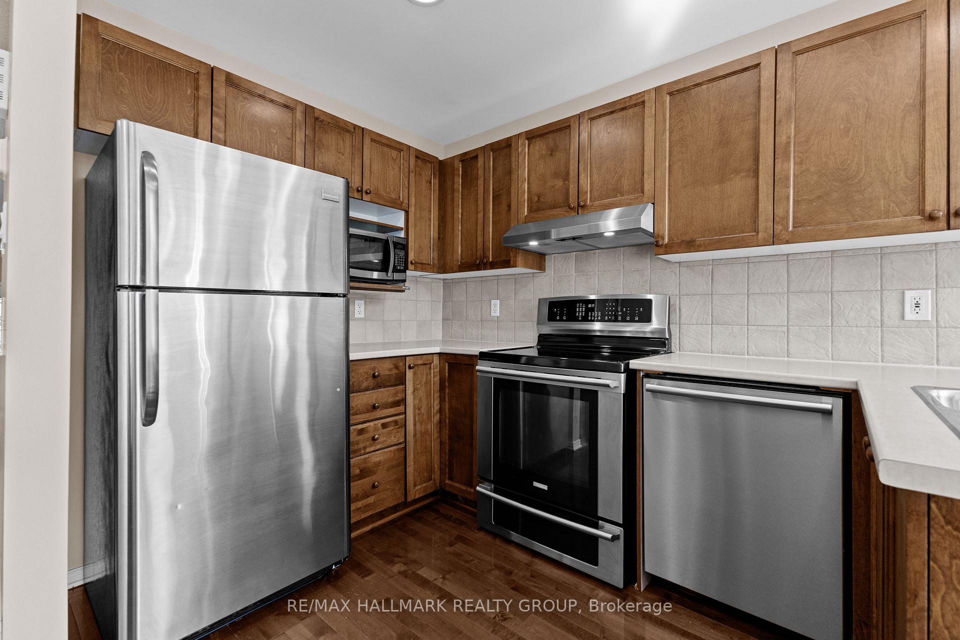 Photo 16 of 2213 Brockstone Crescent, Ottawa, Avalon East — HOMEH