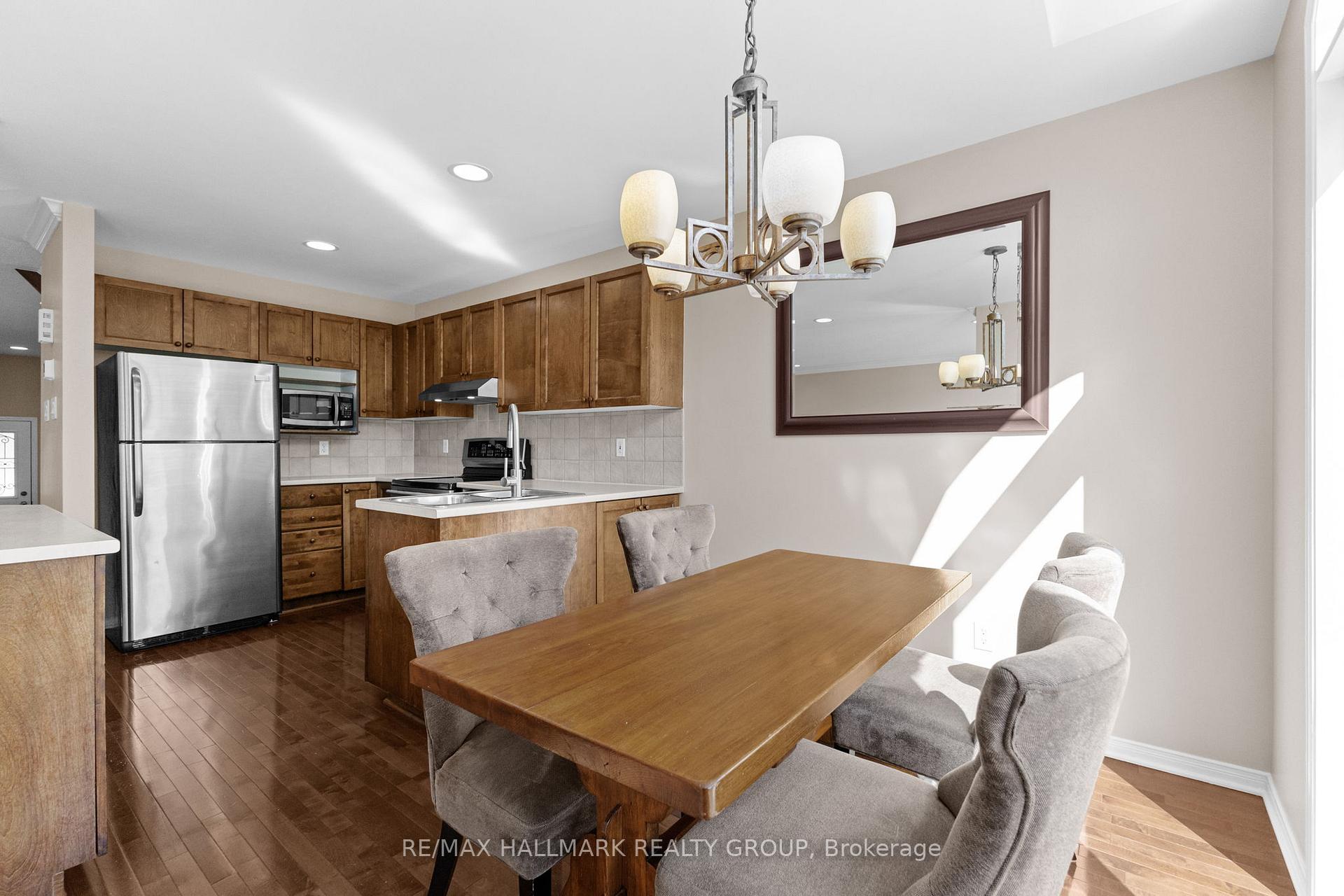 Photo 18 of 2213 Brockstone Crescent, Ottawa, Avalon East — HOMEH