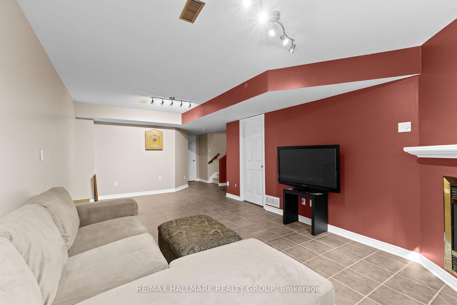 Photo 33 of 2213 Brockstone Crescent, Ottawa, Avalon East — HOMEH