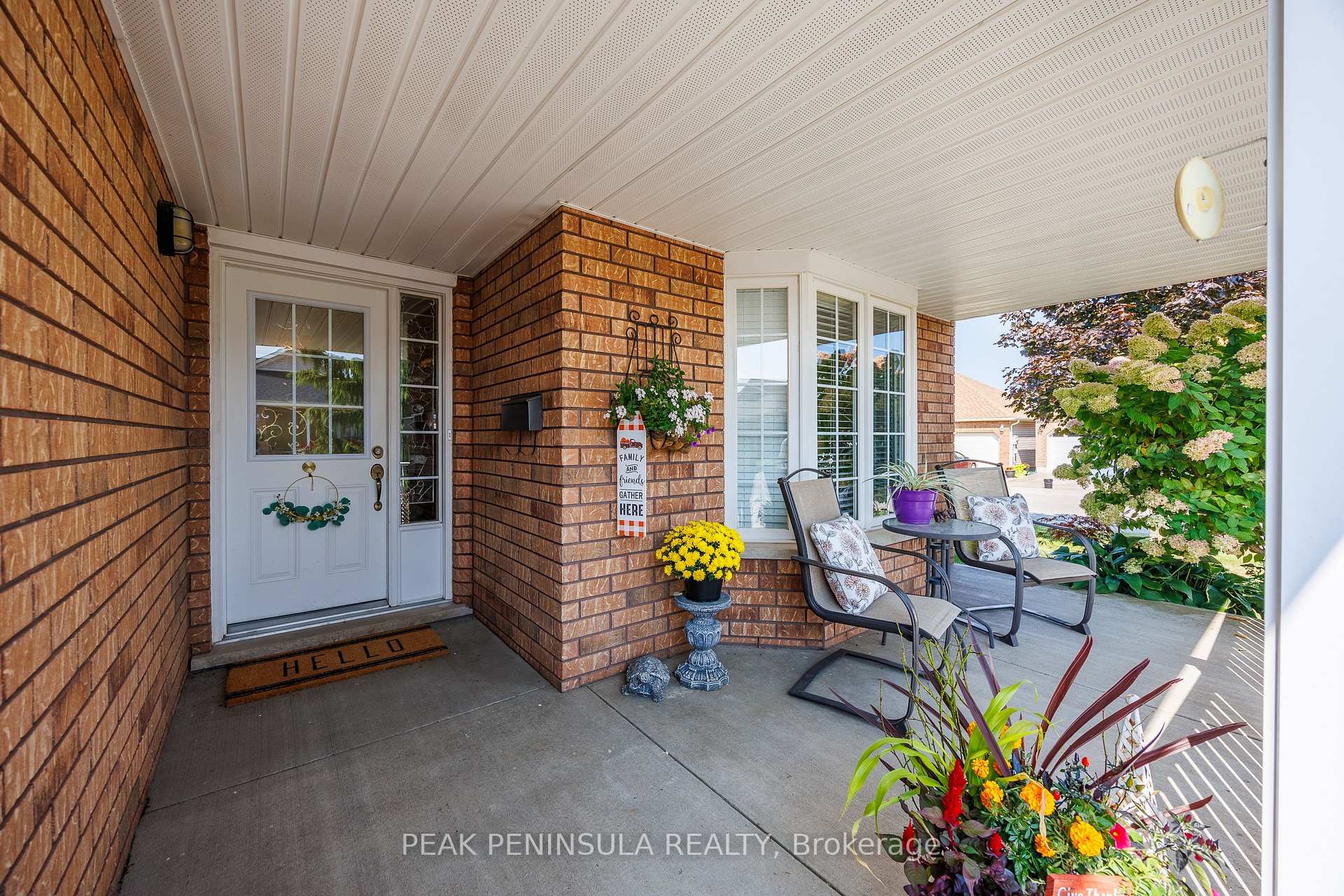 Photo 2 of 103 Upper Canada Drive, Norfolk, Port Rowan — HOMEH