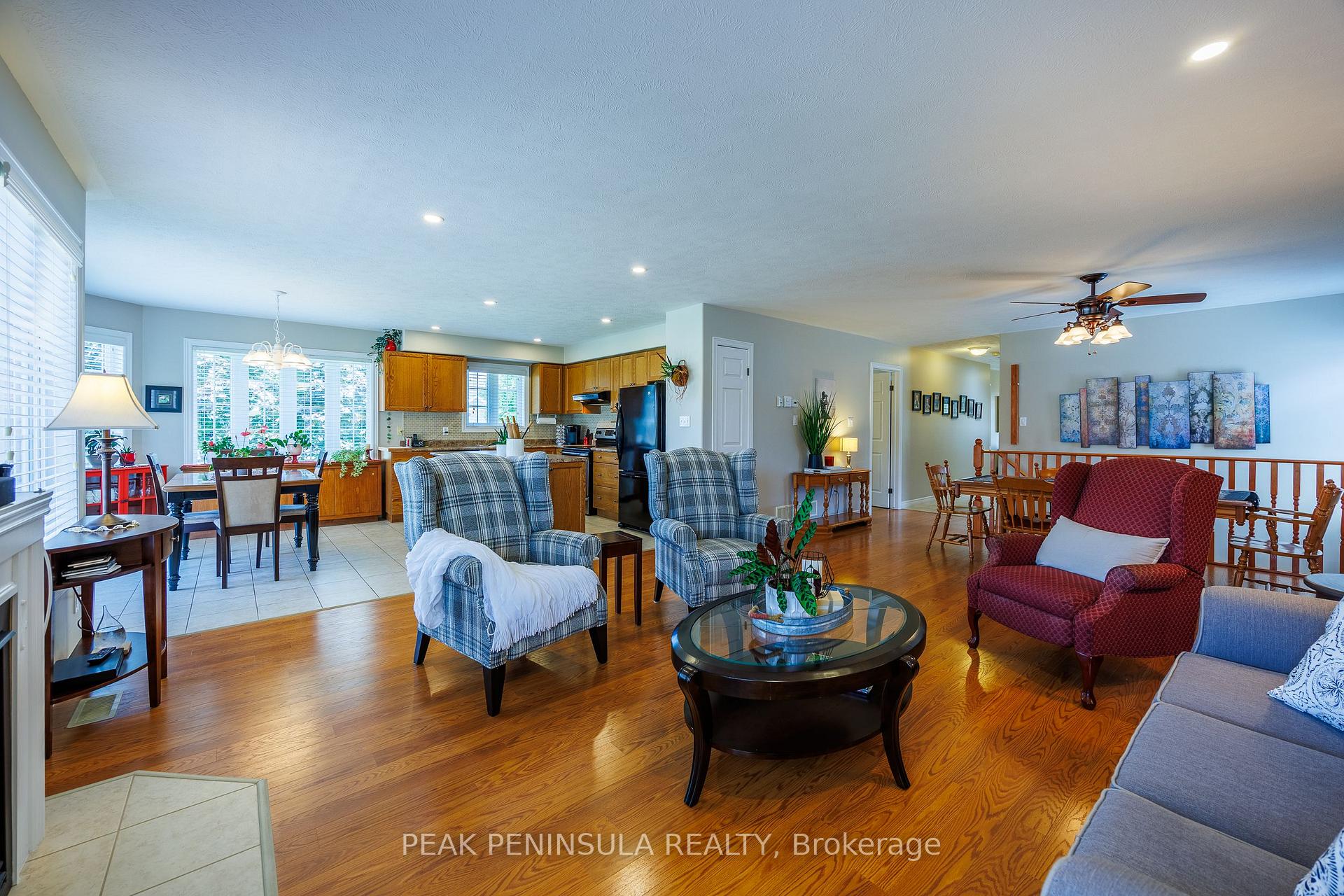 Photo 3 of 103 Upper Canada Drive, Norfolk, Port Rowan — HOMEH