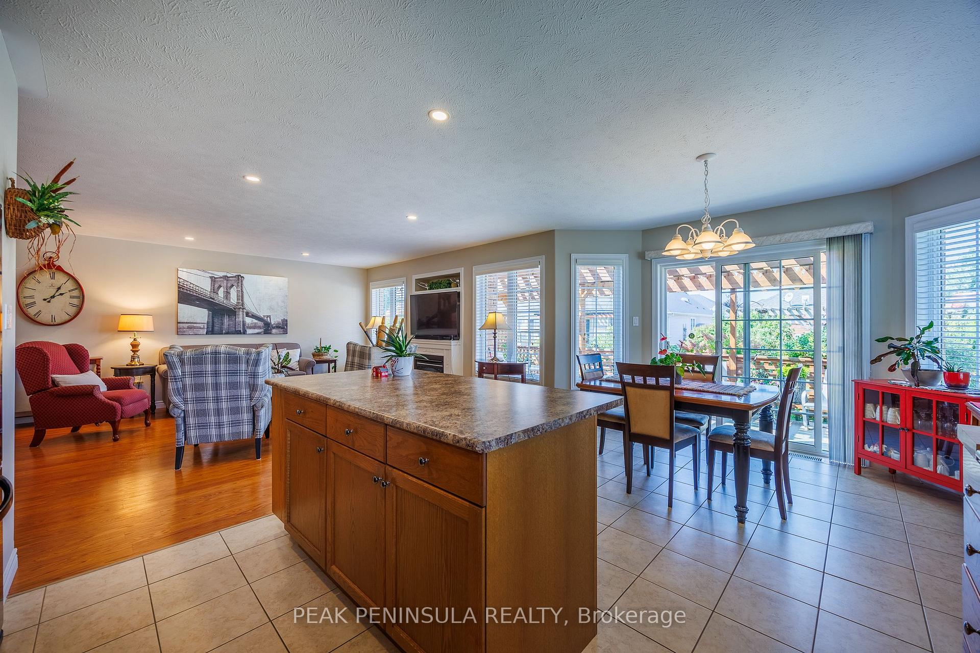 Photo 6 of 103 Upper Canada Drive, Norfolk, Port Rowan — HOMEH