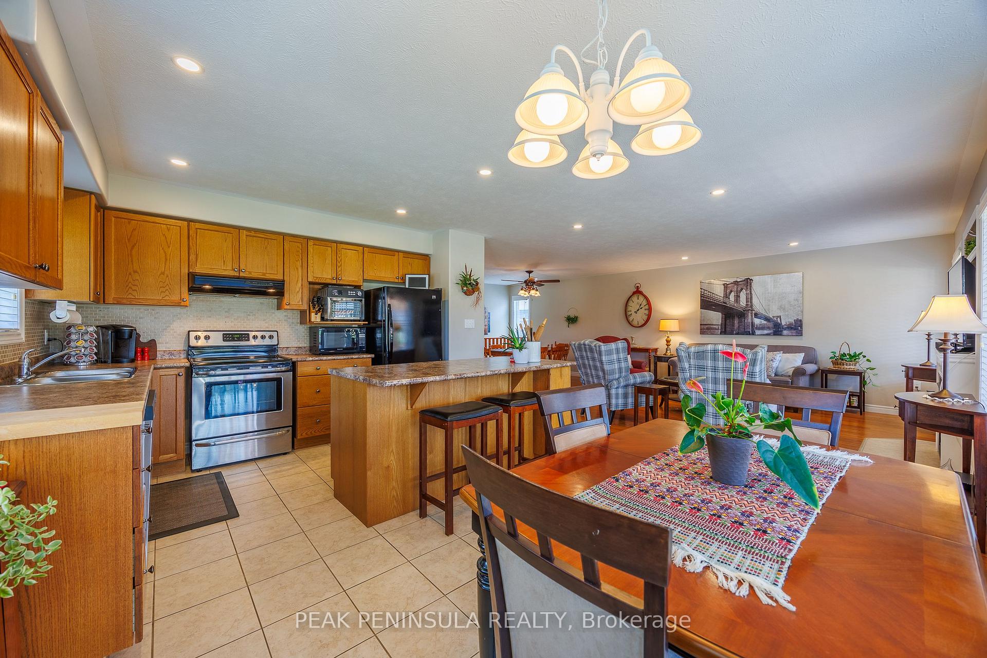 Photo 7 of 103 Upper Canada Drive, Norfolk, Port Rowan — HOMEH