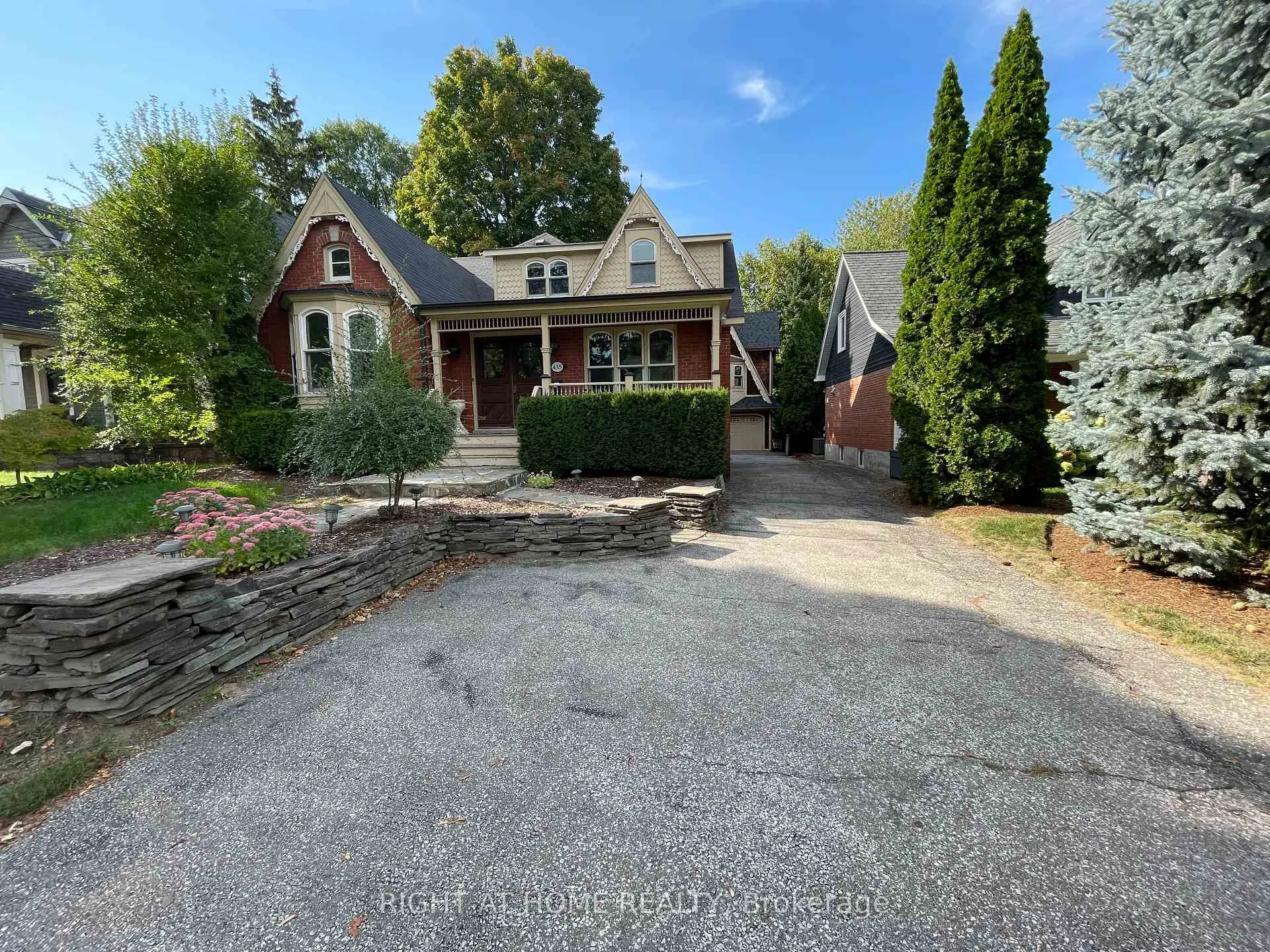 Front of 435 Maple Avenue