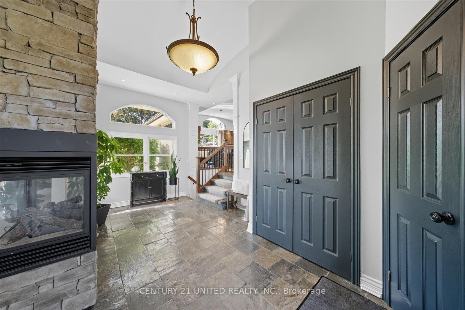 Photo 10 of 749 Spillsbury Drive, Peterborough, Otonabee Ward 1 — HOMEH