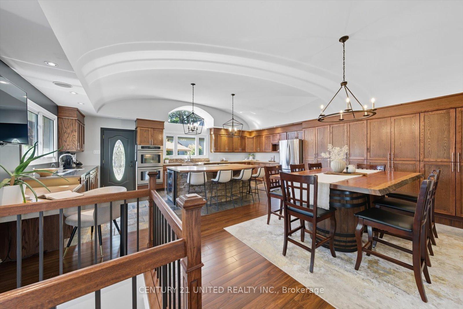Photo 13 of 749 Spillsbury Drive, Peterborough, Otonabee Ward 1 — HOMEH