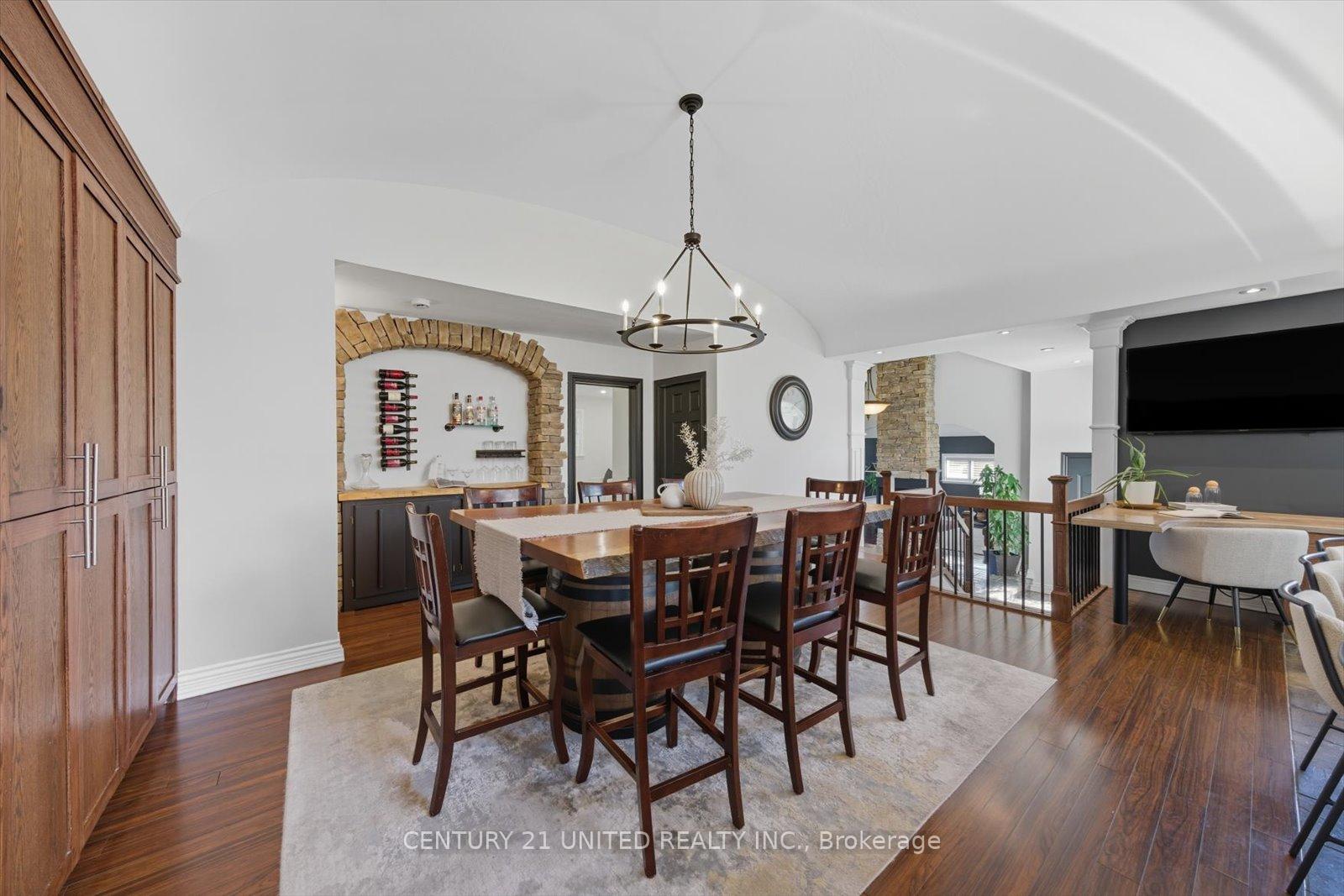 Photo 14 of 749 Spillsbury Drive, Peterborough, Otonabee Ward 1 — HOMEH