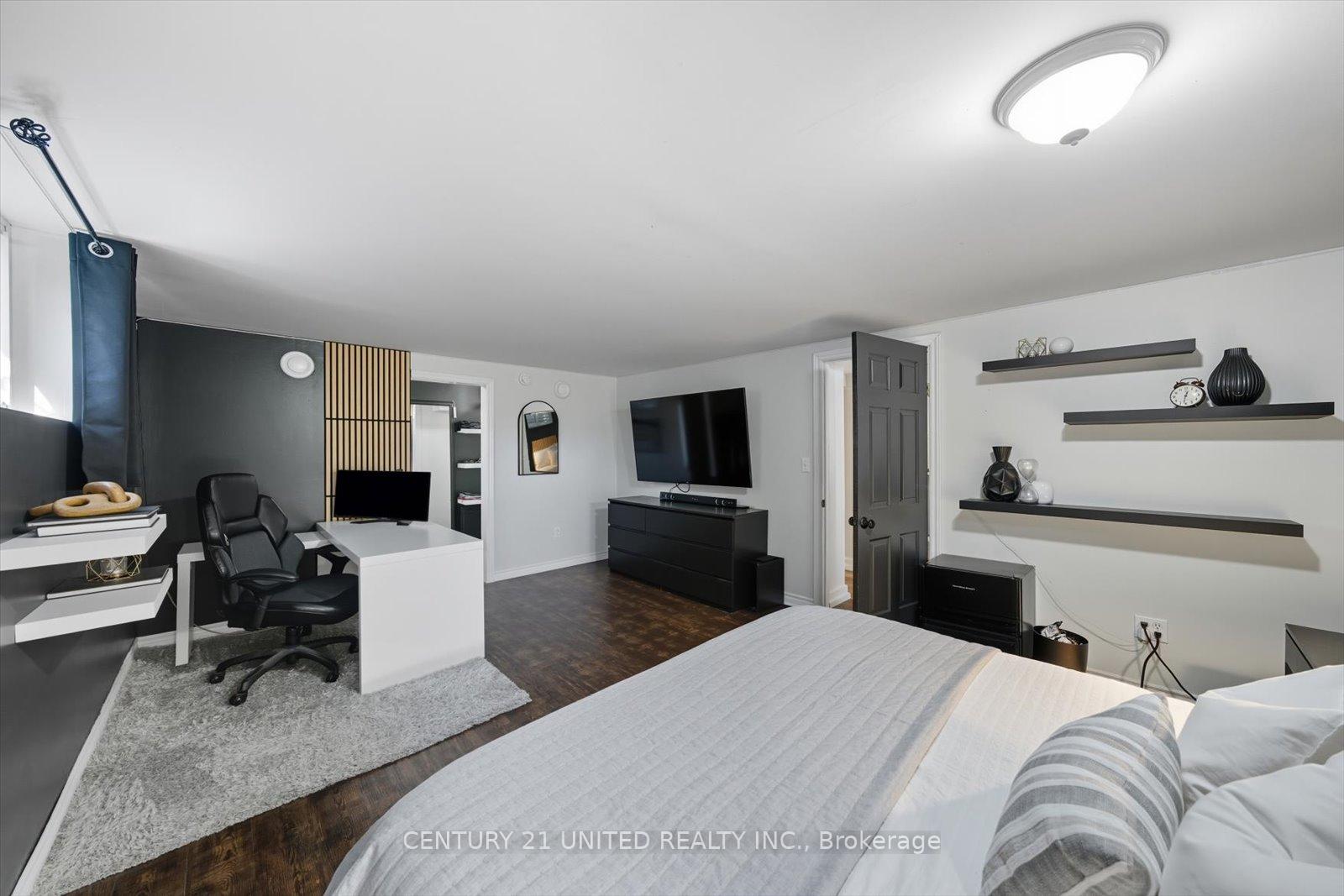 Photo 32 of 749 Spillsbury Drive, Peterborough, Otonabee Ward 1 — HOMEH