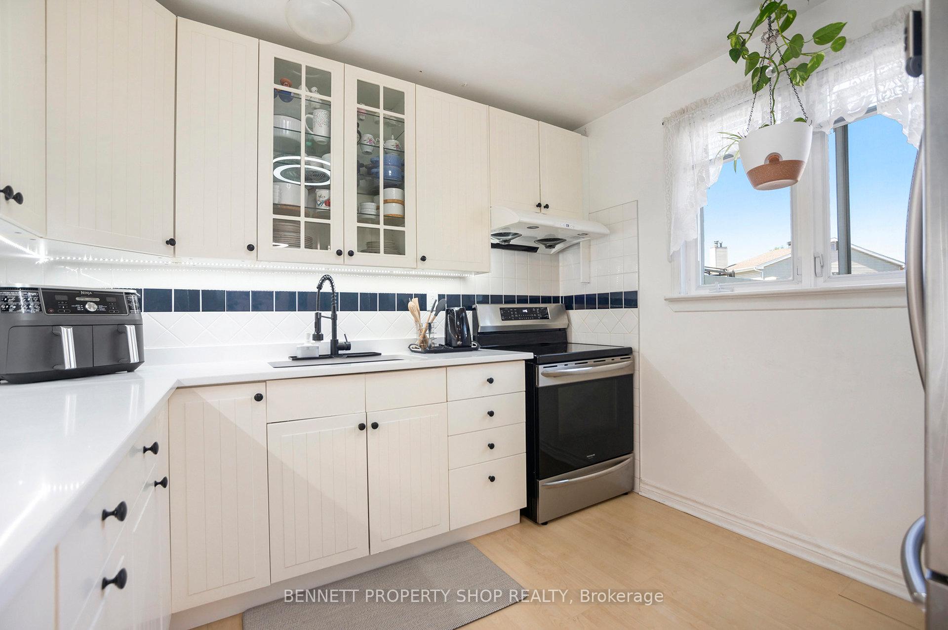 Photo 7 of 846 Borland Drive, Ottawa, Chatelaine Village — HOMEH