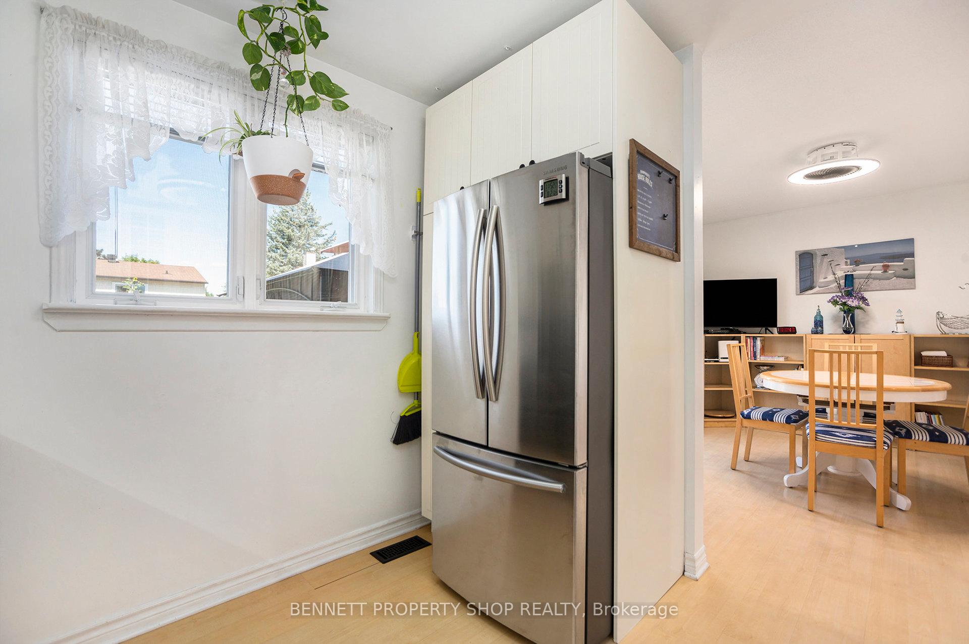 Photo 9 of 846 Borland Drive, Ottawa, Chatelaine Village — HOMEH