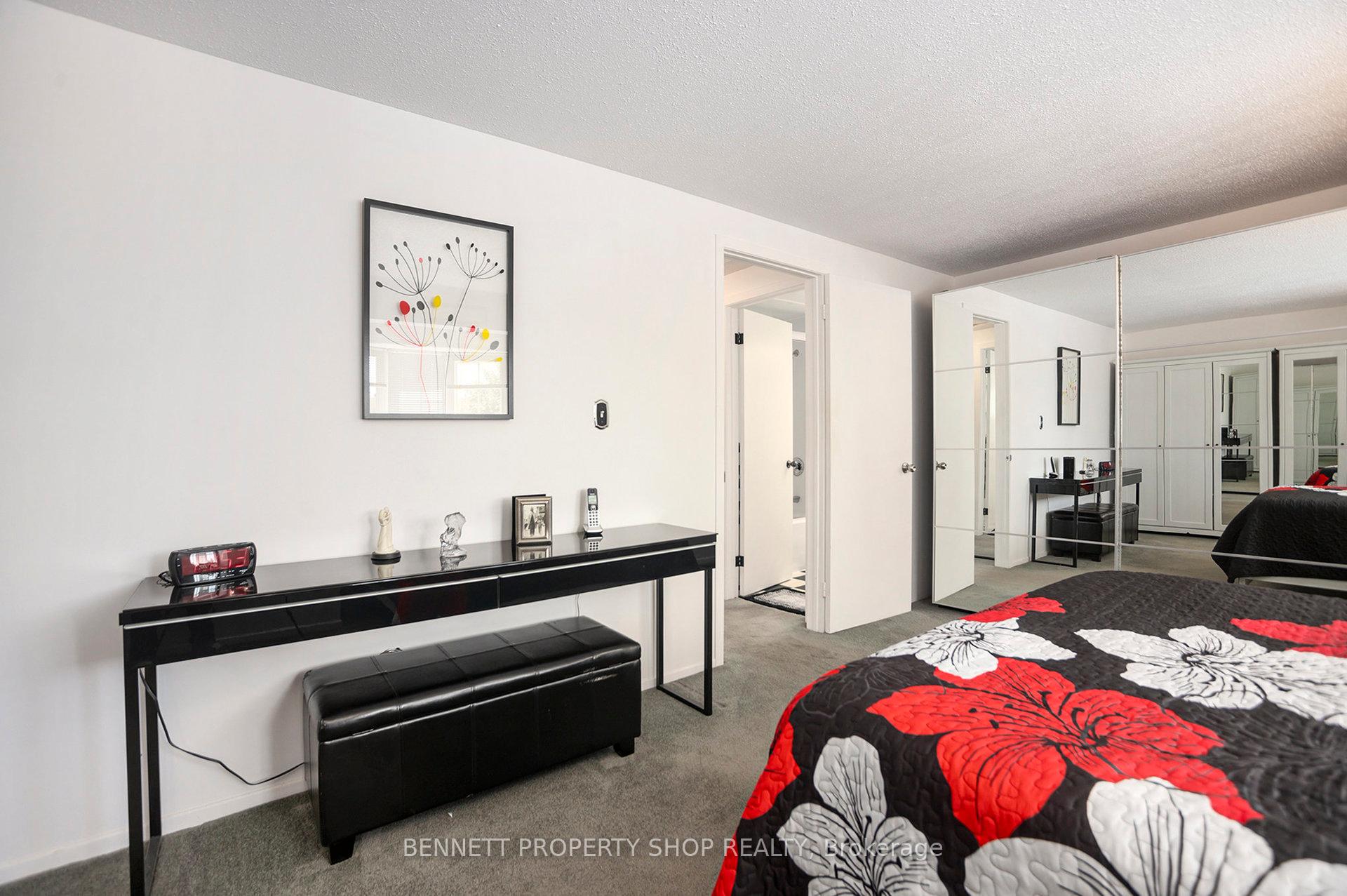 Photo 13 of 846 Borland Drive, Ottawa, Chatelaine Village — HOMEH