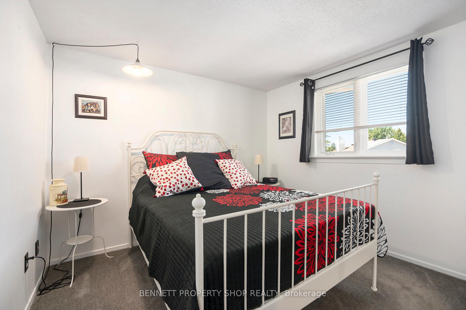 Photo 16 of 846 Borland Drive, Ottawa, Chatelaine Village — HOMEH