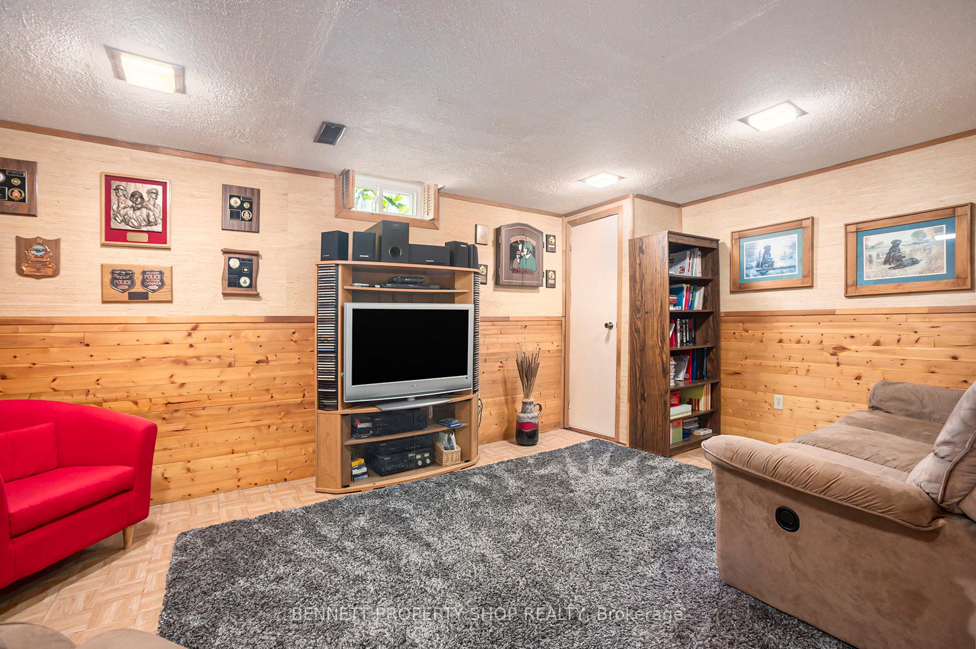 Photo 21 of 846 Borland Drive, Ottawa, Chatelaine Village — HOMEH