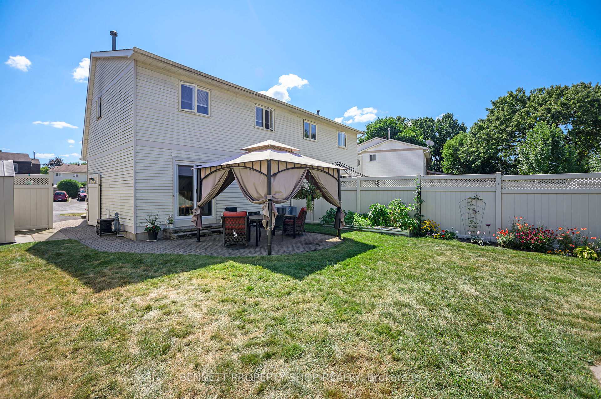 Photo 24 of 846 Borland Drive, Ottawa, Chatelaine Village — HOMEH