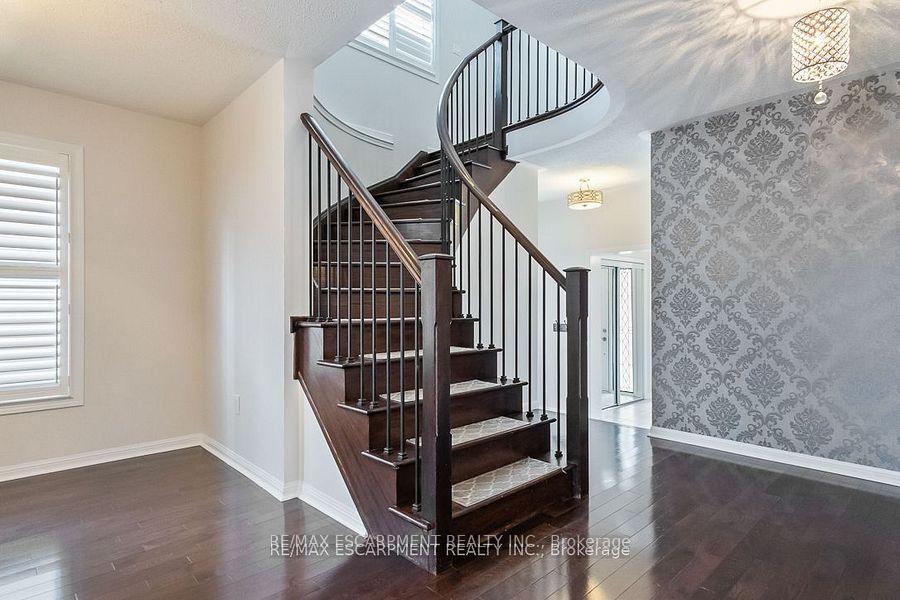 Photo 34 of 255 Monaghan Crescent E, Milton, Willmott — HOMEH