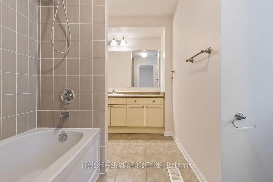 Photo 43 of 255 Monaghan Crescent E, Milton, Willmott — HOMEH